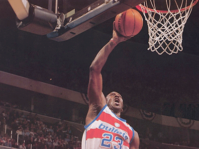 nba篮网对阵雄鹿现场直播